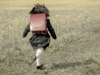 「学校からの帰りが遅い小1娘。心配になって外を覗くと、近所の高校生2人組が...」（40代・会社員）