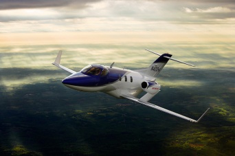ホンダジェットは空飛ぶスポーツカー！？世界一の小型ジェットの魅力に迫る