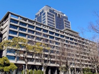 女子生徒を深夜まで『何度も車で連れ回す』　中学校教諭(32)懲戒処分　【わいせつ】女子校教諭も処分