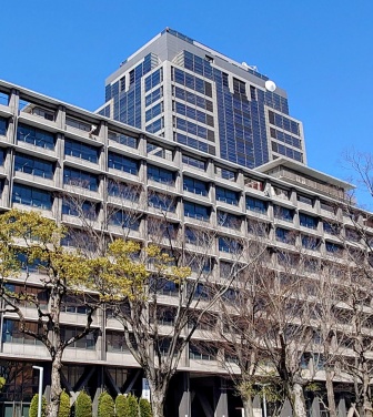 女子生徒を深夜まで『何度も車で連れ回す』　中学校教諭(32)懲戒処分　【わいせつ】女子校教諭も処分