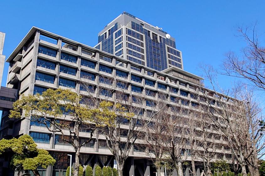 女子生徒を深夜まで『何度も車で連れ回す』　中学校教諭(32)懲戒処分　【わいせつ】女子校教諭も処分