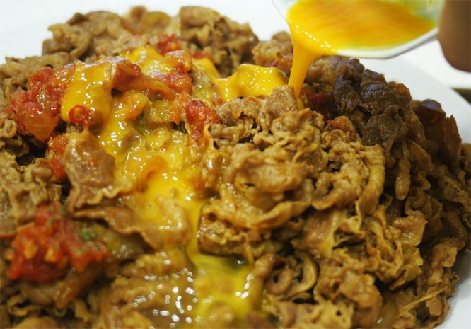 sukiya-allarrabbiata-gyudon