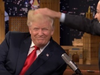 トランプ氏が「ズラ疑惑」の潔白を人気テレビ番組でアピール