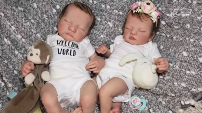 幼い我が子を失った母親の悲痛を和らげる手助けとなる、本物そっくりの赤ちゃん人形「リボーンドール」