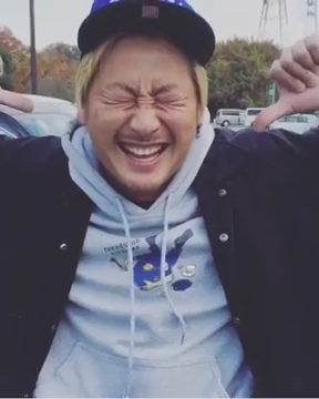 コンビニのおでんを素手で触る