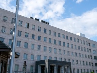 アパート廊下で『女性に1時間・性的暴行』　市立中学校教諭(35)懲戒免職　被害女性から【現金60万円も盗む…】