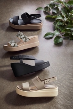 「クロックス ブルックリン」コレクションが登場。足が疲れにくい＆デザイン性にも注目