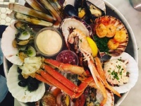 看板メニュー「SEAFOOD PLATTER（シーフードプラッター）」