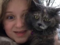 命と引き換えに家族を救った猫。眠っている少女を起こし火事を知らせる（アメリカ）
