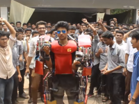 インドの学生が超低予算でアイアンマン風パワードスーツを制作