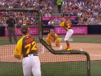 MLBホームラン競争、イチローの同僚スタントンが規格外の柵越え連発で歴史的大勝利