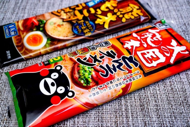 「火の国熊本とんこつラーメン」と「熊本もっこすラーメン」