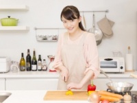 長く彼に愛されたいから！　女性が目指す「理想の妻」3選