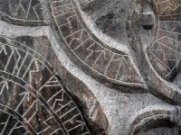 世界最古のルーン文字が刻まれた石碑を発見（ノルウェー）