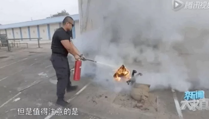 中国産　椅子耐久実験
