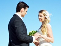 お金がなければ結婚できない？