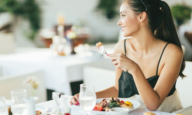 「この子ダメね」と彼ママが幻滅してしまう食事中のNGマナー