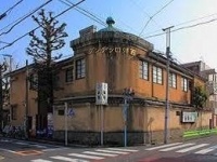 新館の西郊ロッヂング。隣接して、本館の旅館西郊がある