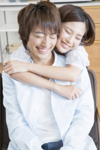交際中、「気持ちの逆転」を経験した女性は○％も　「手をつなぐのもハグをするのも私から……」