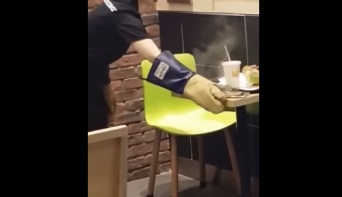 ついに発売中止決定　Galaxy Note7から発火しファーストフード店が騒然！