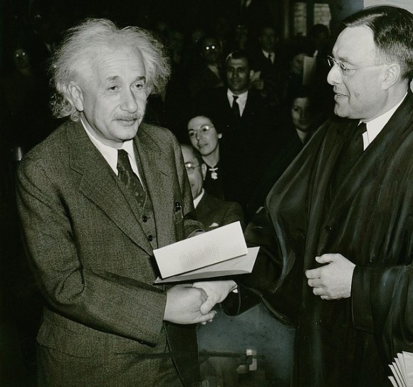 albert-einstein-1165218_640_e