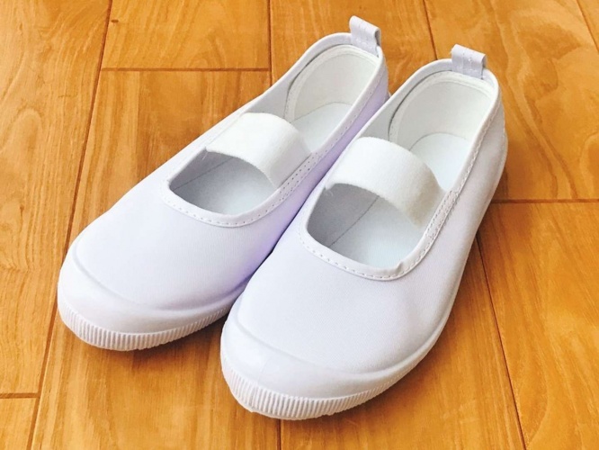 上履きがあるほうが珍しい(写真ACより)