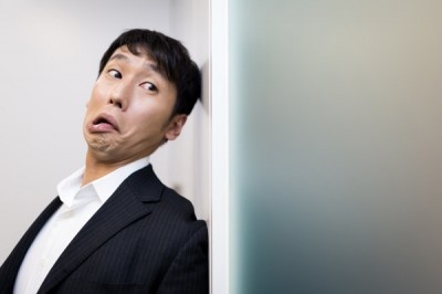 ゴム伸びてるやんけっ！　男性が「ガッカリする」女性の下着姿