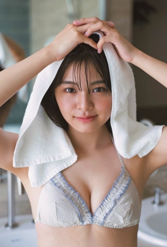 ⒞「B.L.T.2021年8月号」セブンネットショッピング購入特典ポストカード【本間日陽（NGT48）】