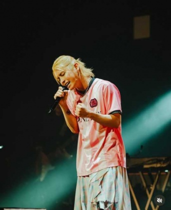 Instagram:手越祐也(@yuya.tegoshi1054)より