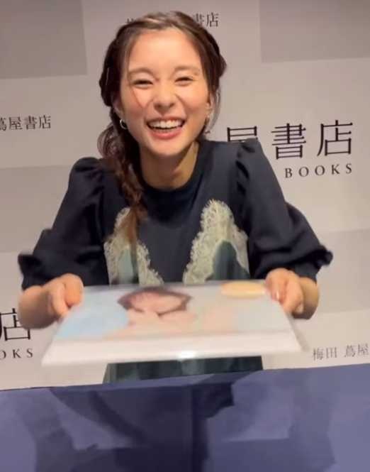 Instagram:芳根京子(@yoshinekyoko)より