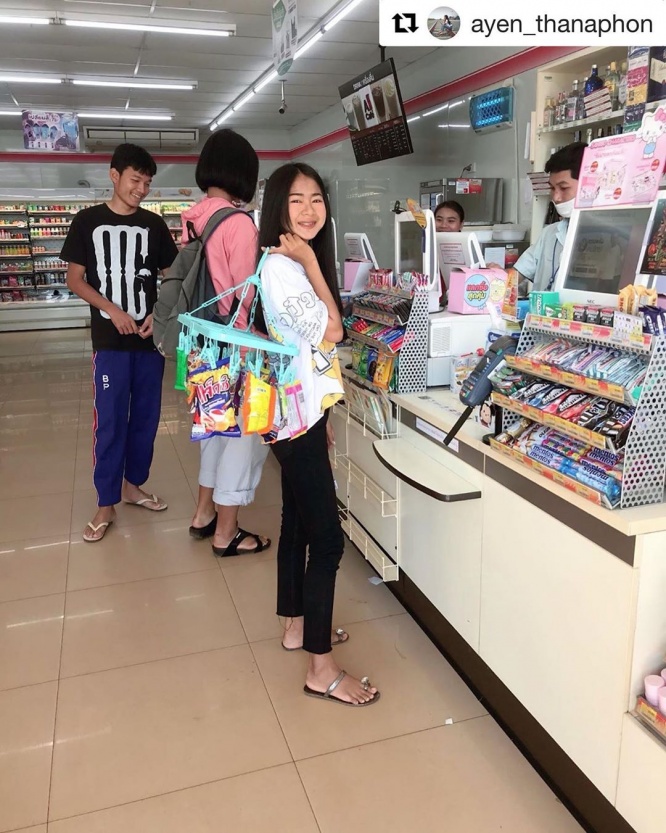 タイ人　いろんなもので買い物