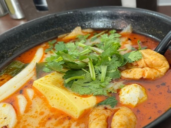 【 Let’s麻辣湯！ Vol.3】旨みしっかりのスープと春雨おかわり1回無料が人気！「串串香」