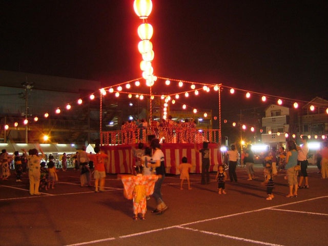 盆踊りの一例（名古屋市港区にて）