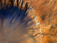 火星には起源が異なる2種類の水がある（米研究）