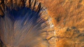 火星には起源が異なる2種類の水がある（米研究）