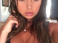 ベビーフェイス＆爆乳で人気急上昇中のモデル、デミ・ローズの悩殺セルフィー画像がスゴすぎる