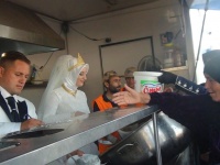 ウェディングパーティーはしない！披露宴の代わりに新婚夫婦がしたのは○○だった！