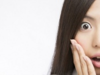 できれば見たくなかった！　わたしが目撃した“他人のキス現場”　「駅で男性同士が」「中年カップルが……」