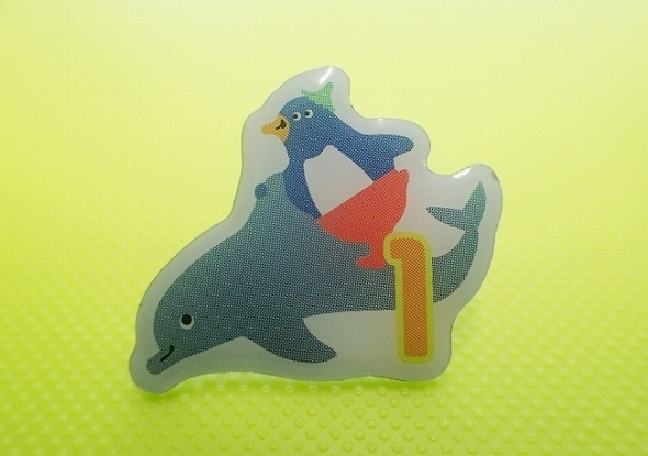 「ペンギンのモーリー」の限定ピンバッジ