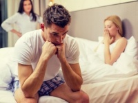 【既婚男女に聞いた】パートナーの不倫が発覚したら、即離婚する？⇒男女とも半数以上が〇〇！