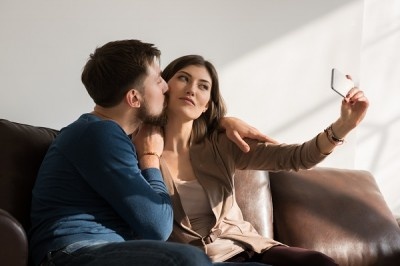 あーあーあーーー!?　彼女が勝手に2人の画像をSNSにアップした場合の彼氏の対応ランキング！