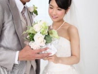「元カノの結婚」本心から祝福できる男性○％　「正直ちょっと複雑」ほか