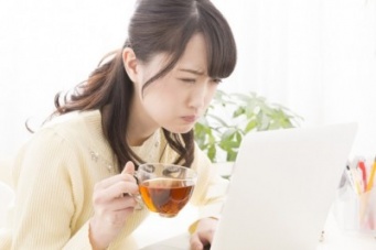 恋は盲目！　恋愛中に「痛い女」になってしまう瞬間10