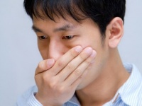 【男性の本音】気になる女性が「○○だったら引く！」こと3選