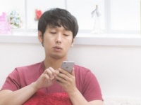 どういうつもり!?　定期的に連絡してくる男の心理