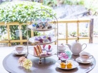 【東京プリンスホテル】“ちょこん”と座るリスがかわいい！　窓辺で楽しむ華やかな「あじさいアフタヌーンティー」開催