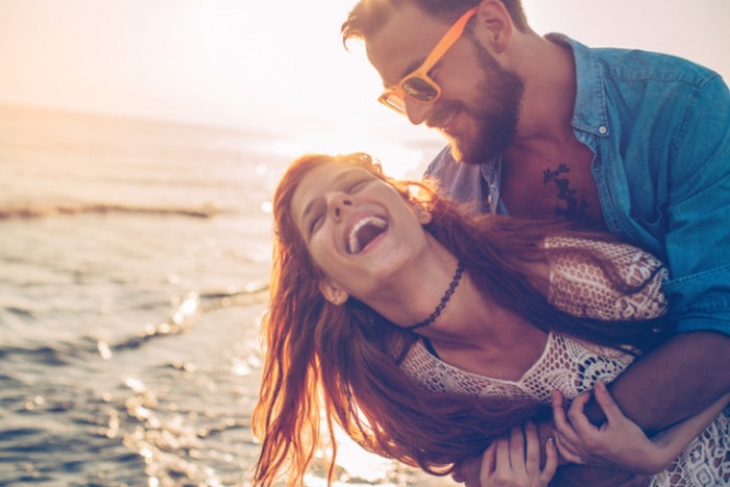 カップルは付き合った記念日をどう祝う？