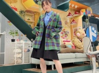 須田亜香里、美スタイルな少年コーデを披露。「お似合い」「かわいい！」と反響が多数