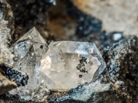 地球が生命を宿す鍵。ダイヤモンドが解き明かす大陸が安定している秘密（米研究）