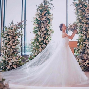 インスタグラム：板野友美(@tomo.i_0703)より